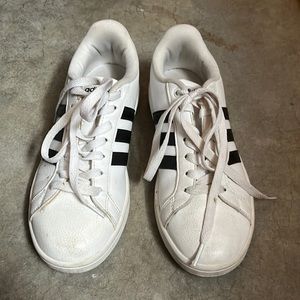 WHITE ADIDAS SNEAKERS